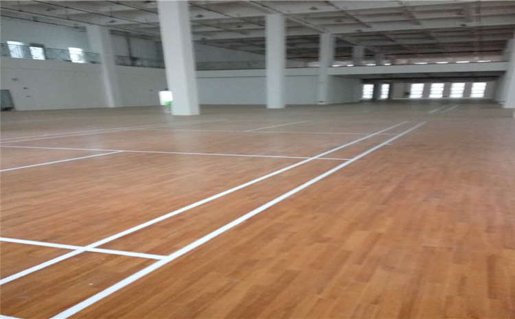 歐氏楓樺木運動體育地板造價是的多少？