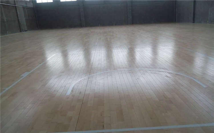 歐氏24厚風雨操場地板一般多少錢？