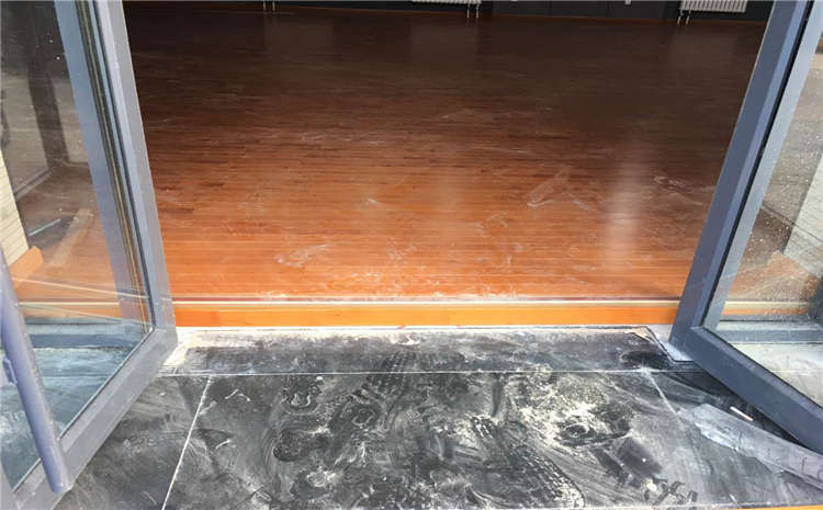 籃球場木地板價格是多少？