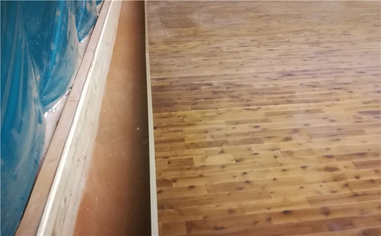 歐氏橡膠木造價是的多少？體育運(yùn)動地板